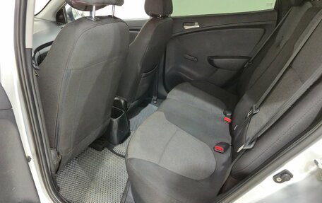 Hyundai Solaris II рестайлинг, 2013 год, 800 000 рублей, 15 фотография