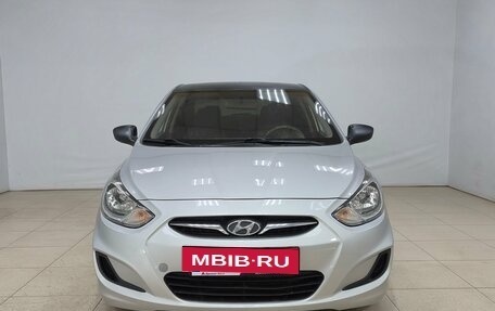 Hyundai Solaris II рестайлинг, 2013 год, 800 000 рублей, 2 фотография