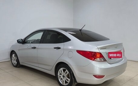 Hyundai Solaris II рестайлинг, 2013 год, 800 000 рублей, 6 фотография