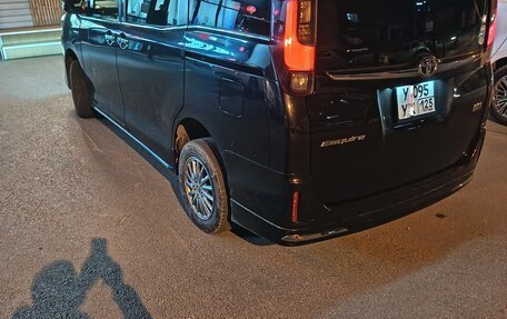 Toyota Esquire I, 2016 год, 1 850 000 рублей, 4 фотография