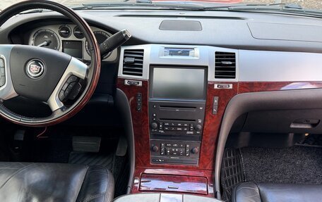 Cadillac Escalade III, 2010 год, 1 800 000 рублей, 3 фотография