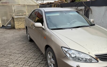 Toyota Camry V40, 2004 год, 630 000 рублей, 2 фотография