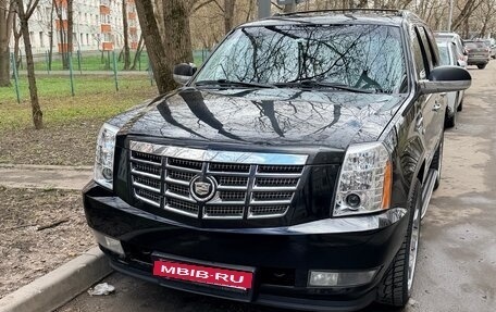 Cadillac Escalade III, 2010 год, 1 800 000 рублей, 18 фотография