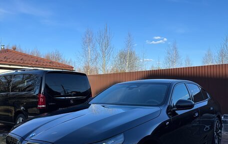 BMW 5 серия, 2025 год, 10 000 000 рублей, 2 фотография