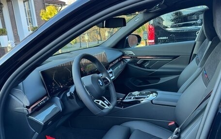 BMW 5 серия, 2025 год, 10 000 000 рублей, 16 фотография