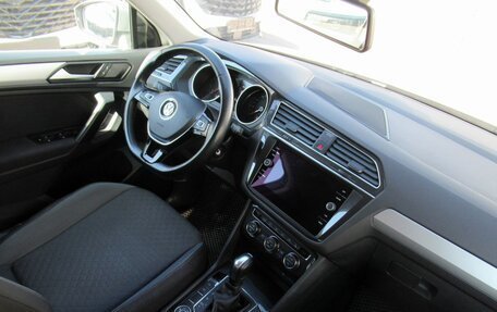 Volkswagen Tiguan II, 2020 год, 2 090 000 рублей, 12 фотография