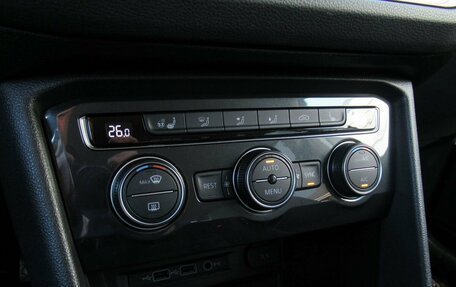 Volkswagen Tiguan II, 2020 год, 2 090 000 рублей, 16 фотография