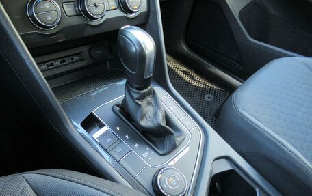 Volkswagen Tiguan II, 2020 год, 2 090 000 рублей, 17 фотография