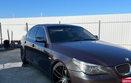 BMW 5 серия, 2004 год, 1 050 000 рублей, 1 фотография