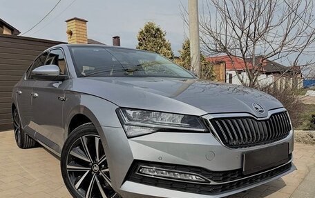 Skoda Superb III рестайлинг, 2024 год, 2 850 000 рублей, 1 фотография