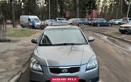 KIA Rio II, 2011 год, 700 000 рублей, 1 фотография