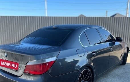 BMW 5 серия, 2004 год, 1 050 000 рублей, 3 фотография