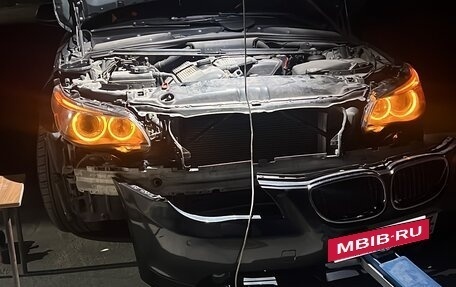 BMW 5 серия, 2004 год, 1 050 000 рублей, 14 фотография