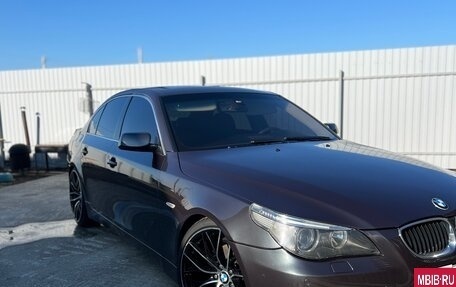 BMW 5 серия, 2004 год, 1 050 000 рублей, 2 фотография