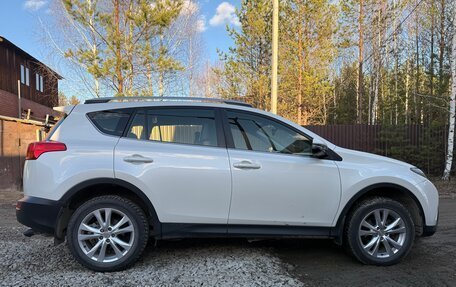 Toyota RAV4, 2014 год, 2 200 000 рублей, 5 фотография