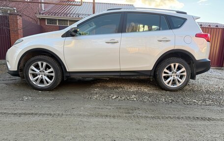 Toyota RAV4, 2014 год, 2 200 000 рублей, 3 фотография