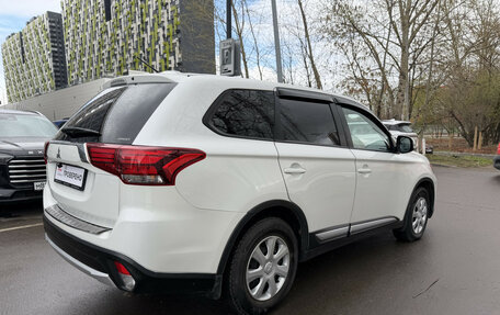 Mitsubishi Outlander III рестайлинг 3, 2015 год, 1 300 000 рублей, 4 фотография
