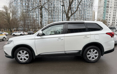 Mitsubishi Outlander III рестайлинг 3, 2015 год, 1 300 000 рублей, 7 фотография