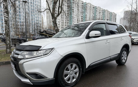 Mitsubishi Outlander III рестайлинг 3, 2015 год, 1 300 000 рублей, 8 фотография