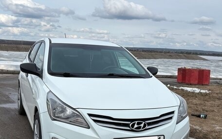 Hyundai Solaris II рестайлинг, 2014 год, 850 000 рублей, 2 фотография