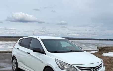 Hyundai Solaris II рестайлинг, 2014 год, 850 000 рублей, 3 фотография