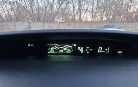 Toyota Prius, 2010 год, 2 100 000 рублей, 10 фотография