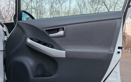 Toyota Prius, 2010 год, 2 100 000 рублей, 13 фотография