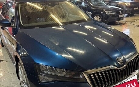 Skoda Superb III рестайлинг, 2022 год, 3 790 000 рублей, 2 фотография