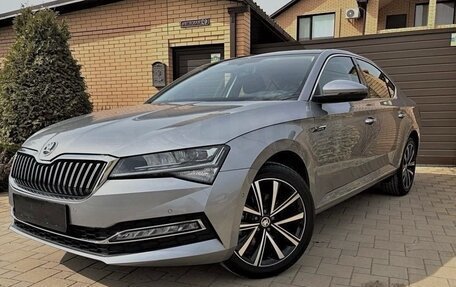 Skoda Superb III рестайлинг, 2024 год, 2 850 000 рублей, 2 фотография
