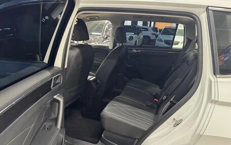 Volkswagen Tiguan II, 2023 год, 2 622 000 рублей, 6 фотография