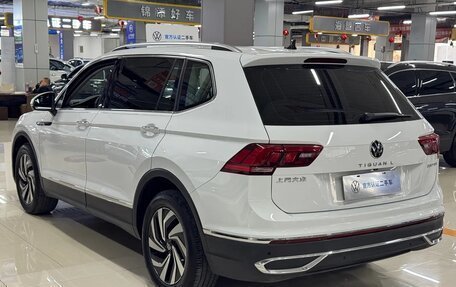 Volkswagen Tiguan II, 2023 год, 2 622 000 рублей, 8 фотография