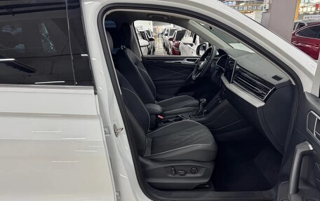 Volkswagen Tiguan II, 2023 год, 2 622 000 рублей, 13 фотография