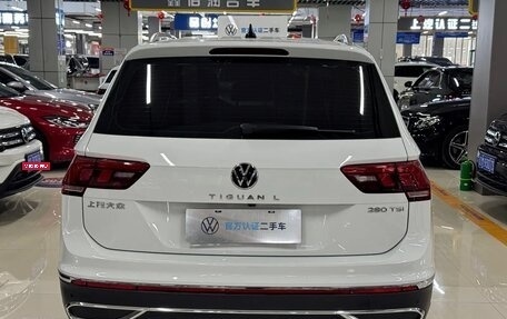 Volkswagen Tiguan II, 2023 год, 2 622 000 рублей, 9 фотография