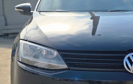 Volkswagen Jetta VI, 2011 год, 1 050 000 рублей, 2 фотография