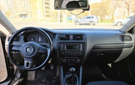 Volkswagen Jetta VI, 2011 год, 1 050 000 рублей, 12 фотография