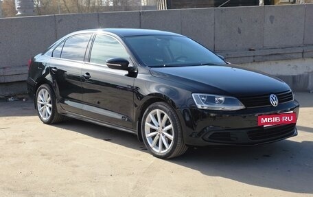 Volkswagen Jetta VI, 2011 год, 1 050 000 рублей, 8 фотография
