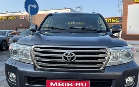 Toyota Land Cruiser 200, 2013 год, 4 200 000 рублей, 2 фотография