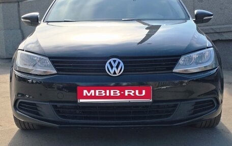 Volkswagen Jetta VI, 2011 год, 1 050 000 рублей, 13 фотография