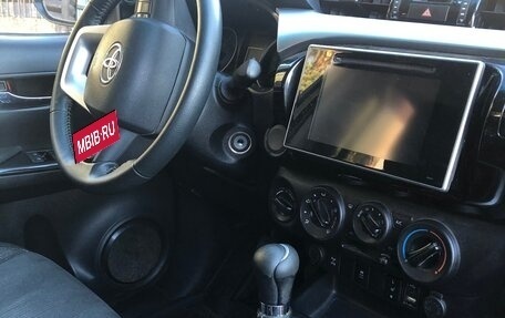 Toyota Hilux VIII, 2015 год, 3 500 000 рублей, 7 фотография