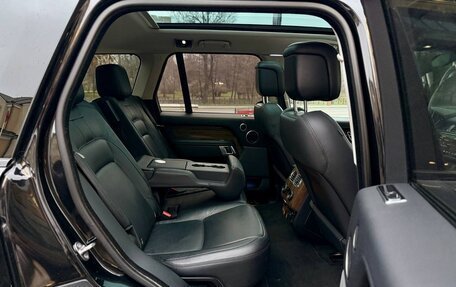 Land Rover Range Rover IV рестайлинг, 2018 год, 4 300 000 рублей, 10 фотография