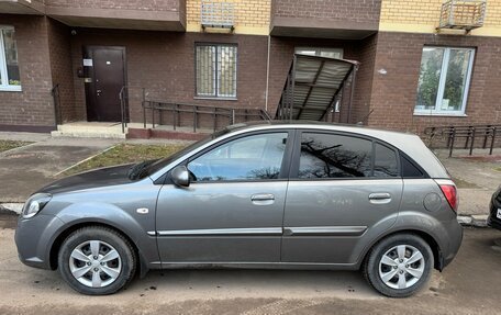 KIA Rio II, 2011 год, 700 000 рублей, 2 фотография