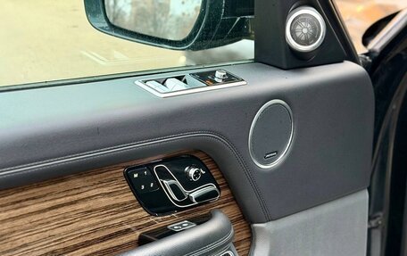 Land Rover Range Rover IV рестайлинг, 2018 год, 4 300 000 рублей, 17 фотография