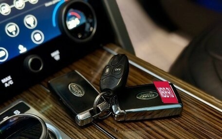 Land Rover Range Rover IV рестайлинг, 2018 год, 4 300 000 рублей, 18 фотография