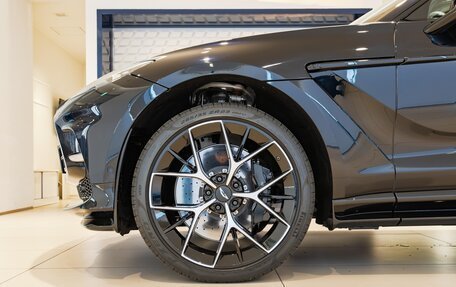 Aston Martin DBX I, 2025 год, 28 000 000 рублей, 6 фотография