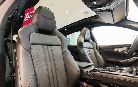 Aston Martin DBX I, 2025 год, 28 000 000 рублей, 5 фотография