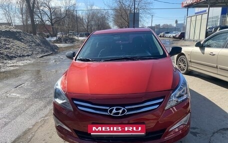 Hyundai Solaris II рестайлинг, 2015 год, 850 000 рублей, 3 фотография