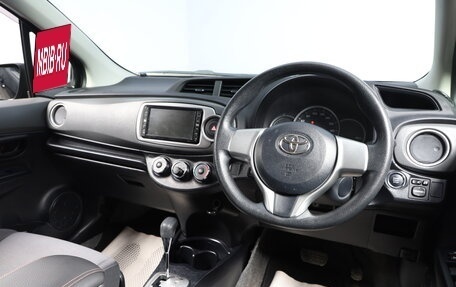 Toyota Vitz, 2013 год, 899 000 рублей, 10 фотография