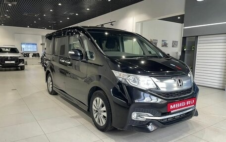 Honda Stepwgn IV, 2015 год, 1 860 000 рублей, 3 фотография