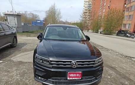 Volkswagen Tiguan II, 2018 год, 2 150 000 рублей, 1 фотография