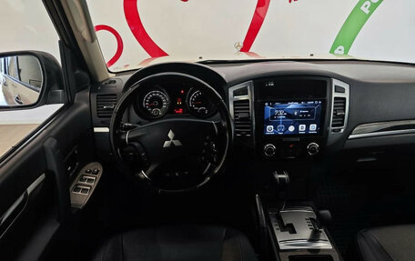 Mitsubishi Pajero IV, 2019 год, 3 850 000 рублей, 13 фотография